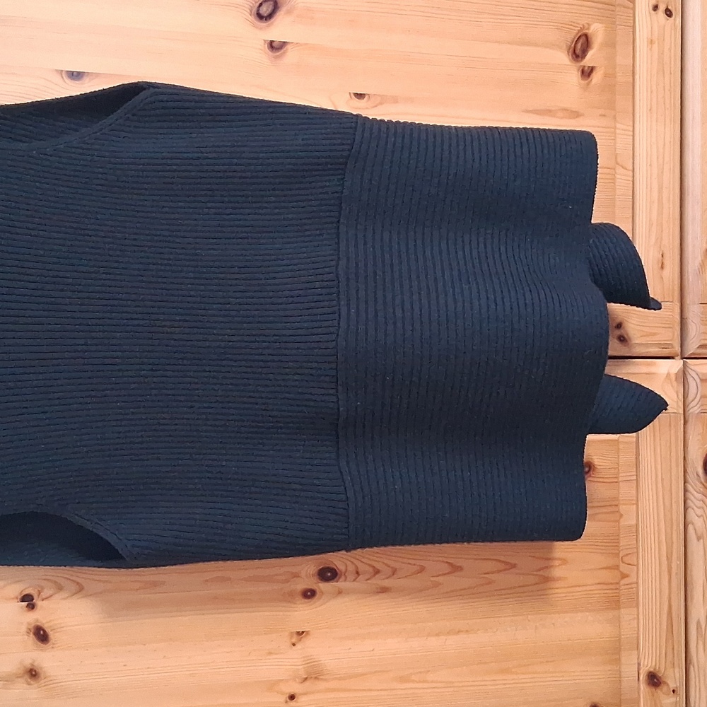 Heikejarick Black Merino Wool Tie Front Quiet Luxury Ribbed Sweater Vest Size M - Picture 9 of 13